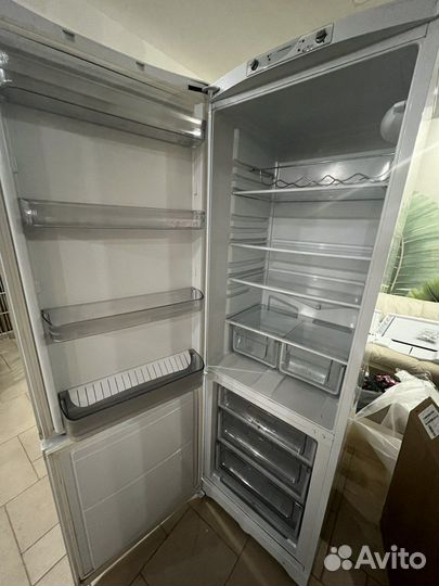 Холодильник Hotpoint-Ariston бу