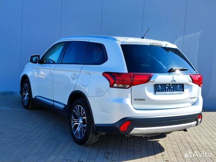 Mitsubishi Outlander 2.4 CVT, 2015, 67 317 км