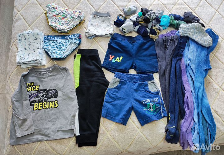 Отдам даром вещи на мальчика