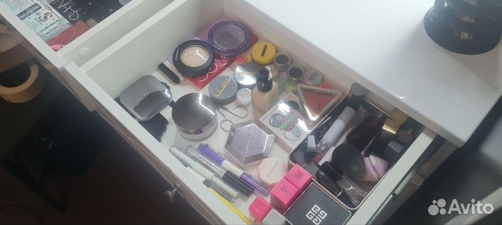 Huda beauty, Fenty, Suva Косметика /Палетки теней