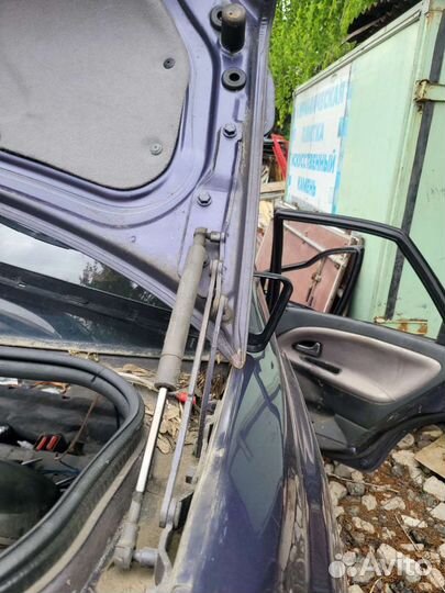 Петли багажника а на вольво s40 1997г