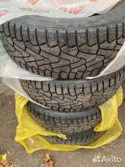 Pirelli Ice Zero 235/65 R17