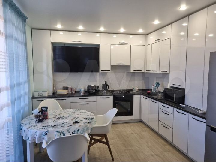 2-к. квартира, 61,8 м², 3/3 эт.