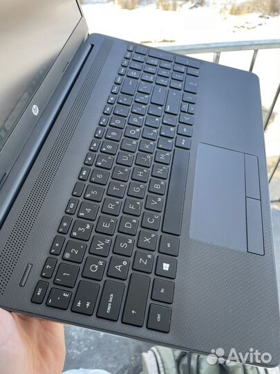 Новенький HP i3-1005G1 на SSD