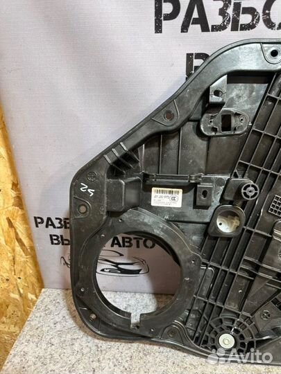 Стеклоподъёмник передний правый Kia Stinger CK 3.3