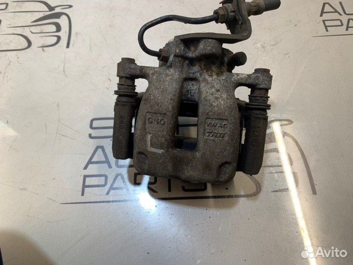 Суппорт задний левый Volkswagen Passat B6 2.0 BMR