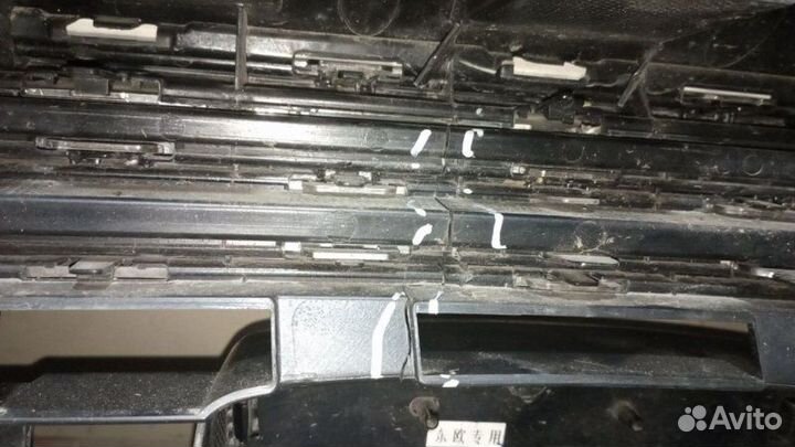 Решетка радиатора Geely Atlas PRO