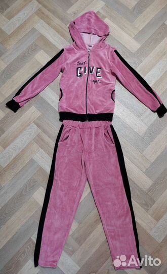 Костюм спортивный женский, новый 46-48 размер