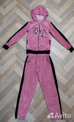 Костюм спортивный женский, новый 46-48 размер