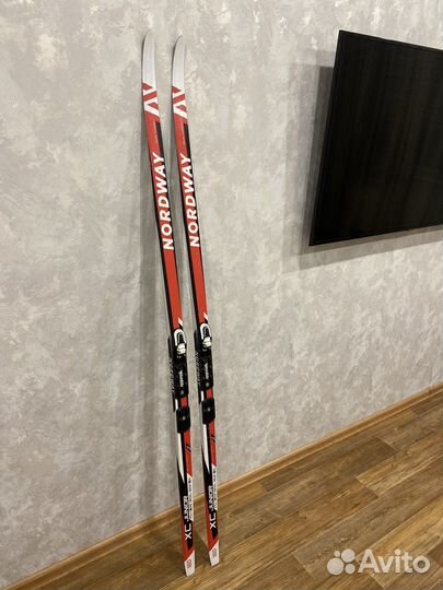 Лыжные ботинки fischer 37 размер +лыжи 160см