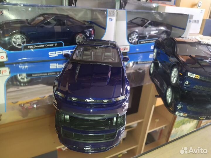 1:18 Ford Mustang 2010 GT и Mercedes-Benz SL 55
