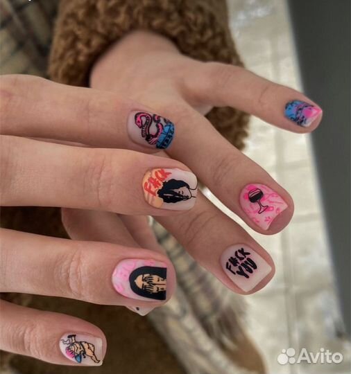 Модель на маникюр