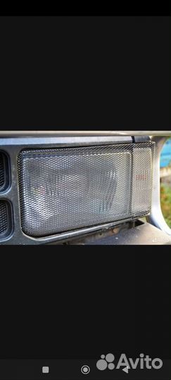 Защитно декоративная решетка в бампер