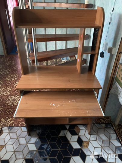 Компьютерный стол