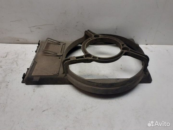 Диффузор вентилятора Audi 100 C4 1991-1994