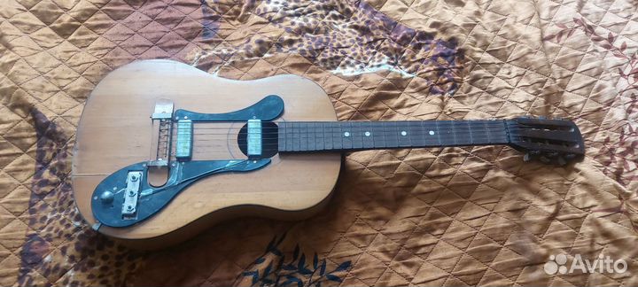 Гитара СССР, Ленинградская