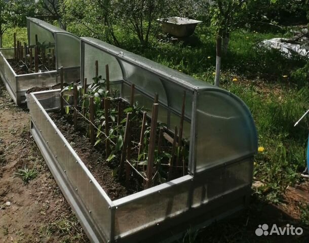 Парник Хлебница с грядкой