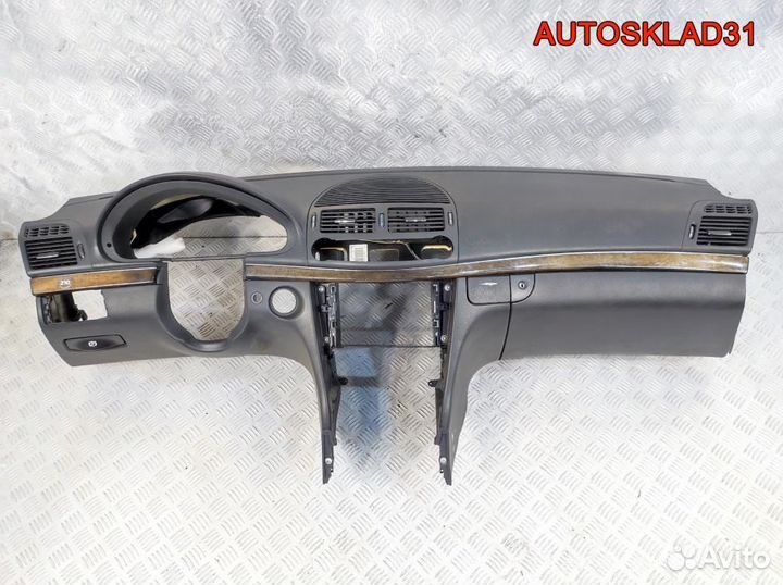 Торпедо Mercedes Benz W211 A2116800687