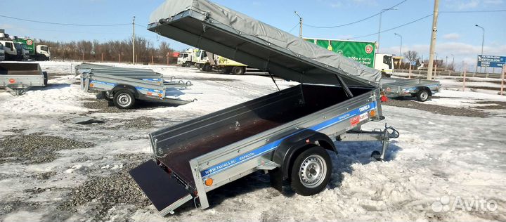 Легковой прицеп с подъемным тентом