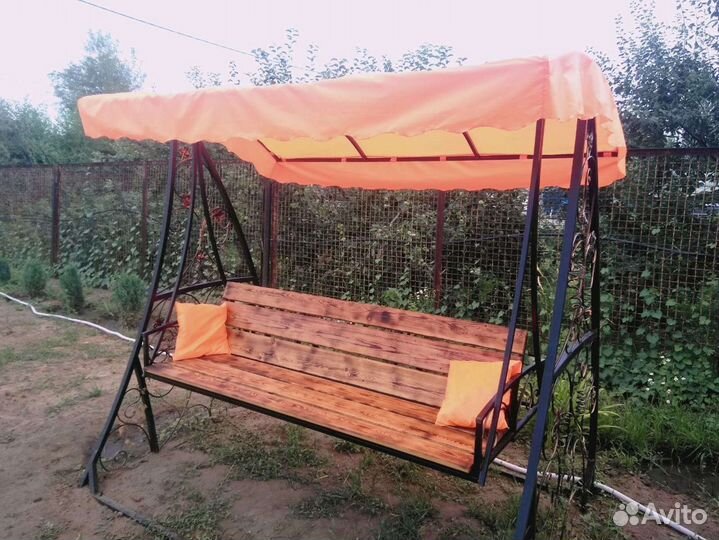 Садовые качели новые