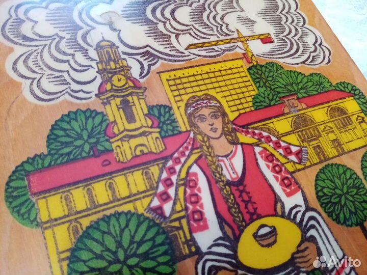 Панно роспись по дереву СССР. Девушка с караваем