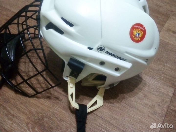 Шлем хоккейный