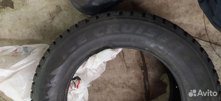 Bridgestone Ice Cruiser 5000 205/60 R15 91T