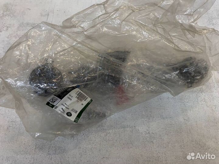 Тройник системы охлаждения верх 4.4TDV8 LR022690