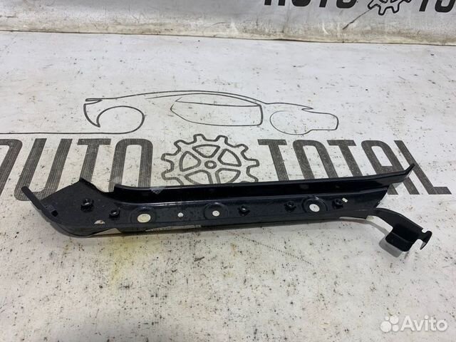 Панель передняя (телевизор) правый Nissan Juke