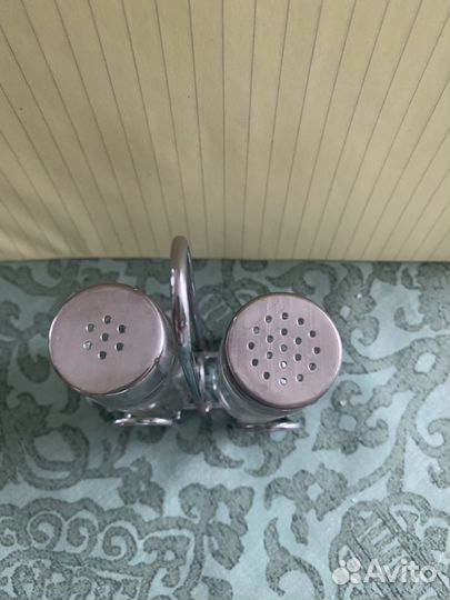 Солонка и перечница