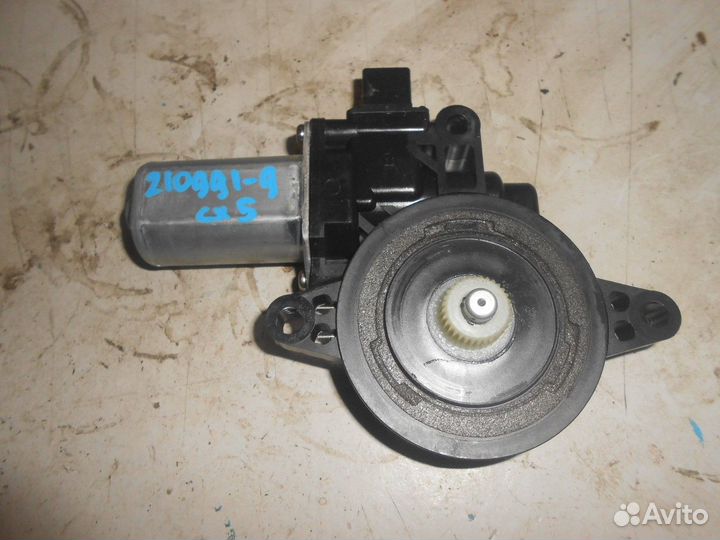 Моторчик стеклоподъемника передний правый