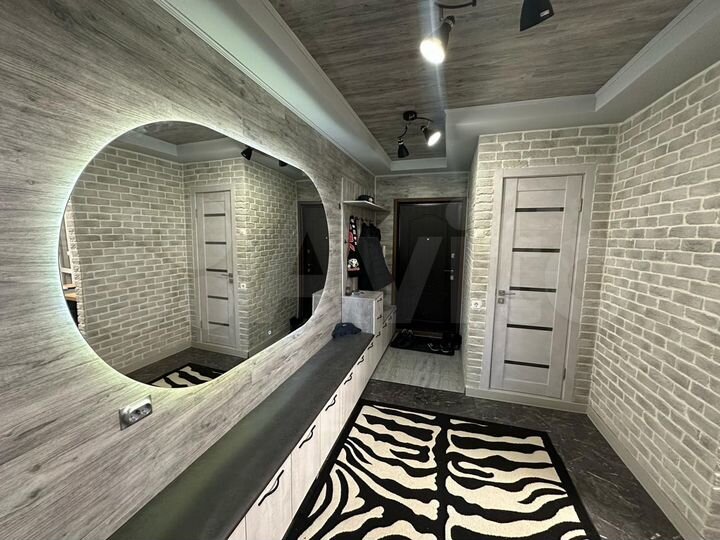 2-к. квартира, 67 м², 3/10 эт.