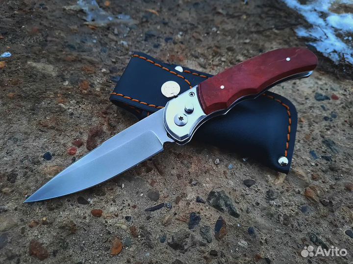 Нож складной из красной карельской березы