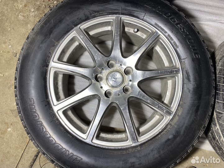 Bridgestone 235/65R17