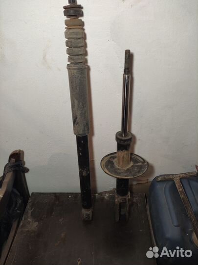 Стойки logan largus б/у