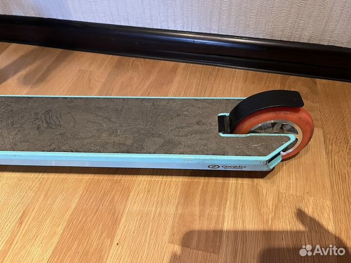 Самокат для фристайла черно-бирюзовый MF1.8 Oxelo