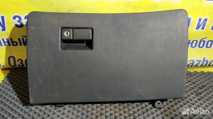 Бардачок Toyota Carina E