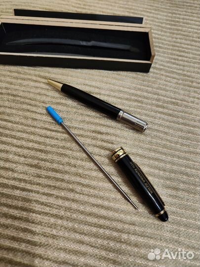 Ручка шариковая подарочная