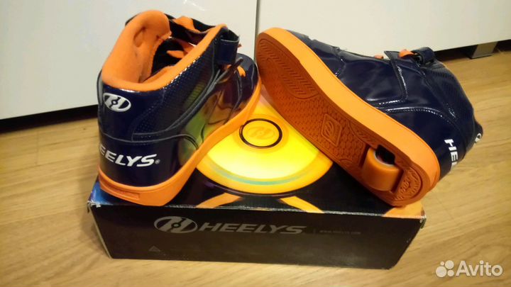 Кроссовки на роликах