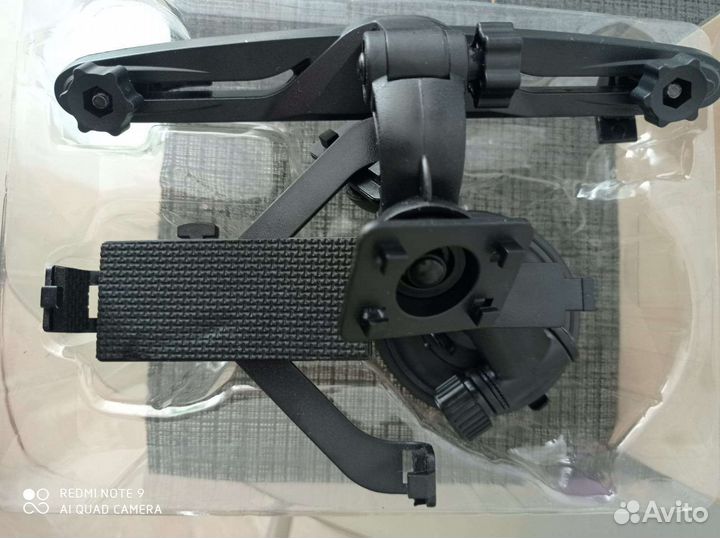 Держатель для планшета в авто