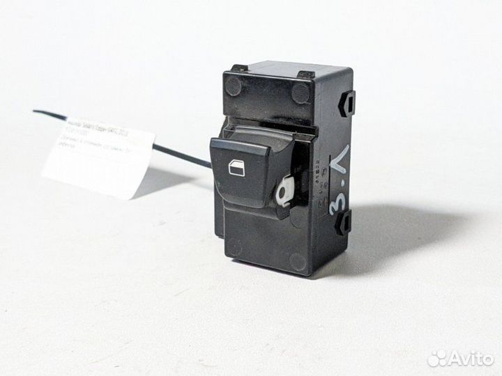 Кнопка стеклоподъемника задняя левая Hyundai