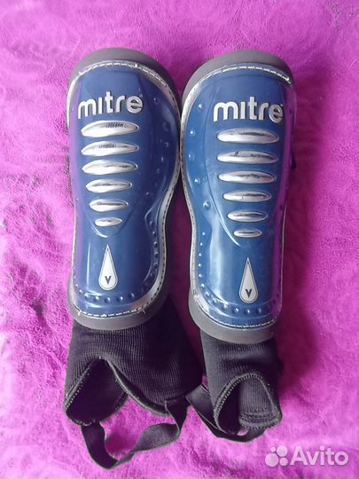 Футбольные щитки