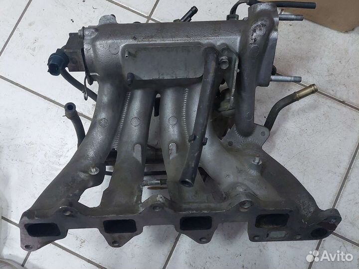 Коллектор впускной Corolla, Sprinter AE90