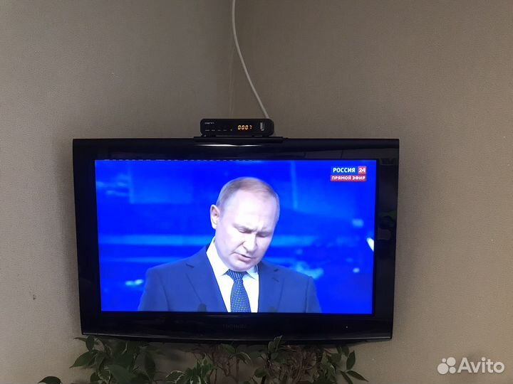 Полка подставка на телевизор