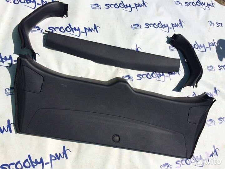 Обшивка багажника задняя Mitsubishi Outlender CW5W