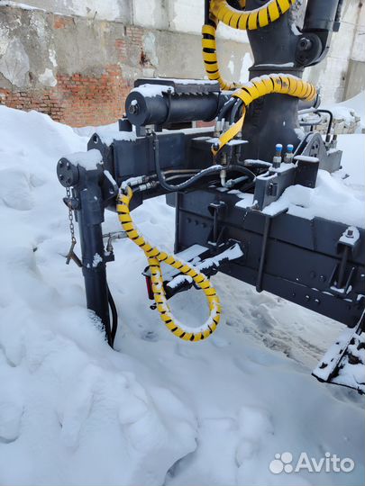 МАЗ 6303А8-328 с КМУ, 2011