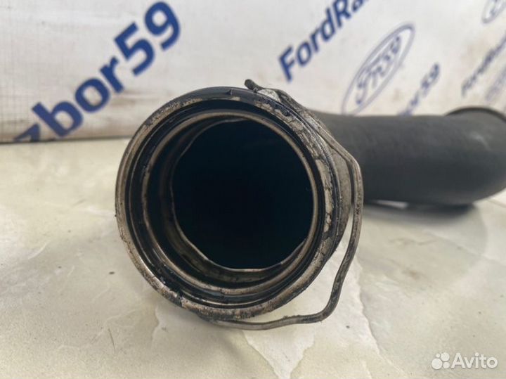 Патрубок интеркулера правый Volkswagen Passat B6