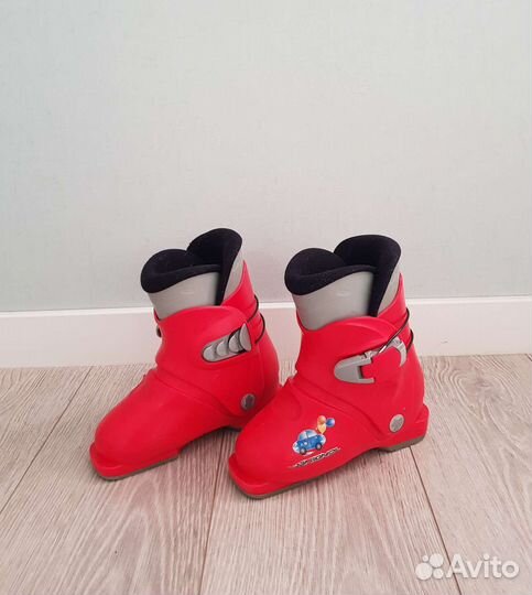 Детский горнолыжный комплект лыжи 100,ботинки 19.5