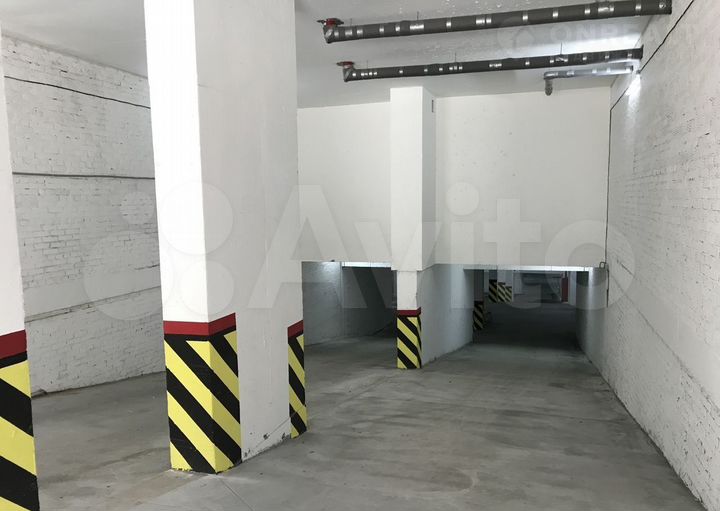 Машиноместо, 18 м²