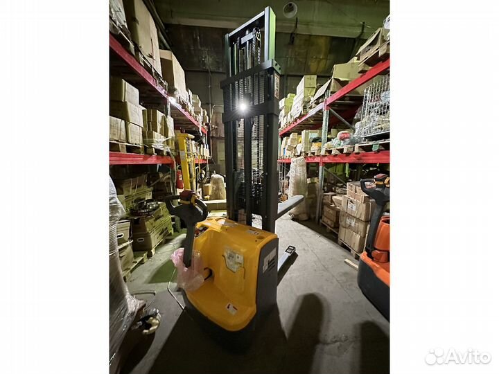 Штабелёр электрический